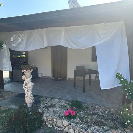 B&B Angolo Magico Parabita Luaran gambar